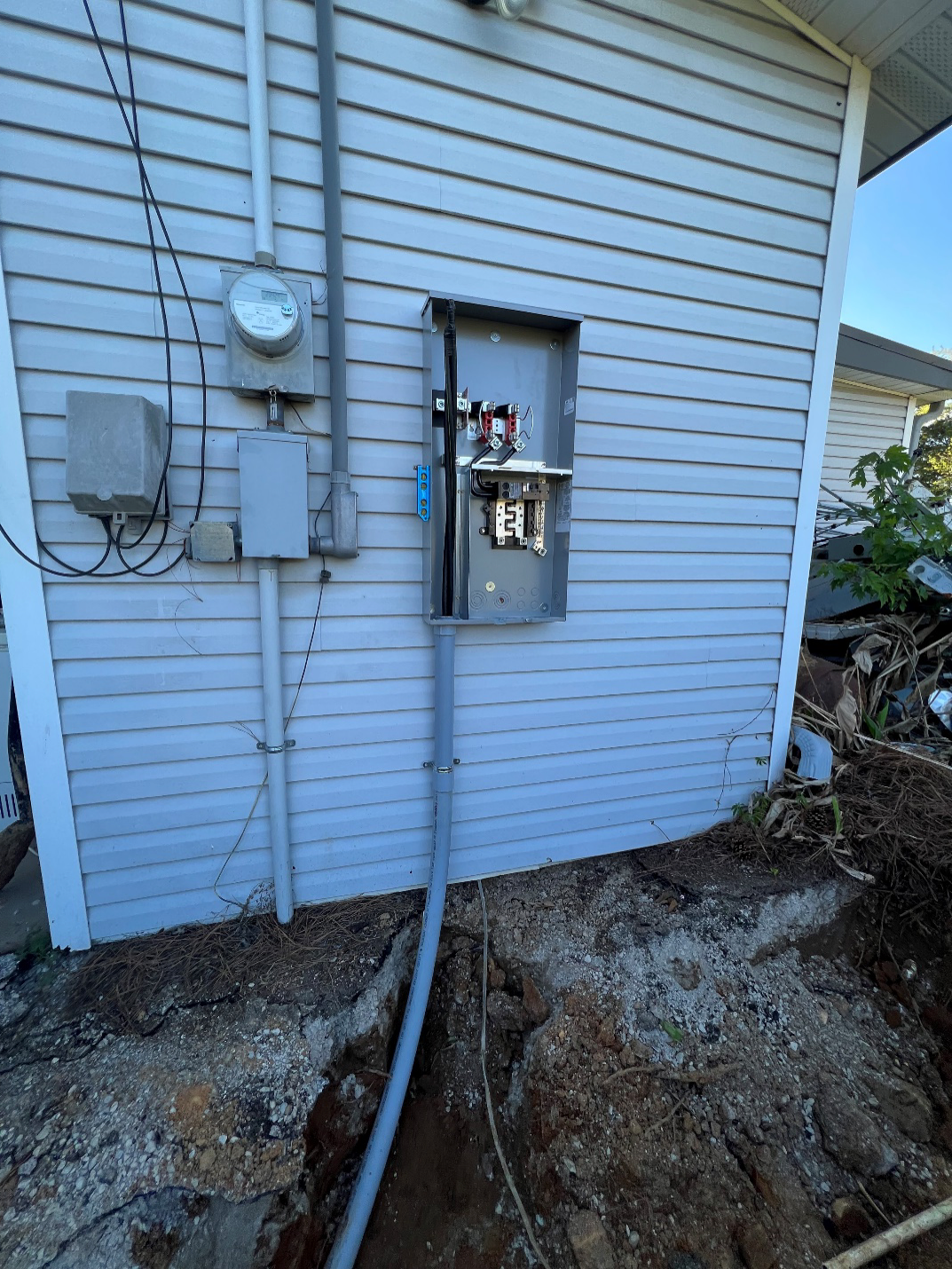A meter loop upgrade in Batesville, AR by DyeHard Electric