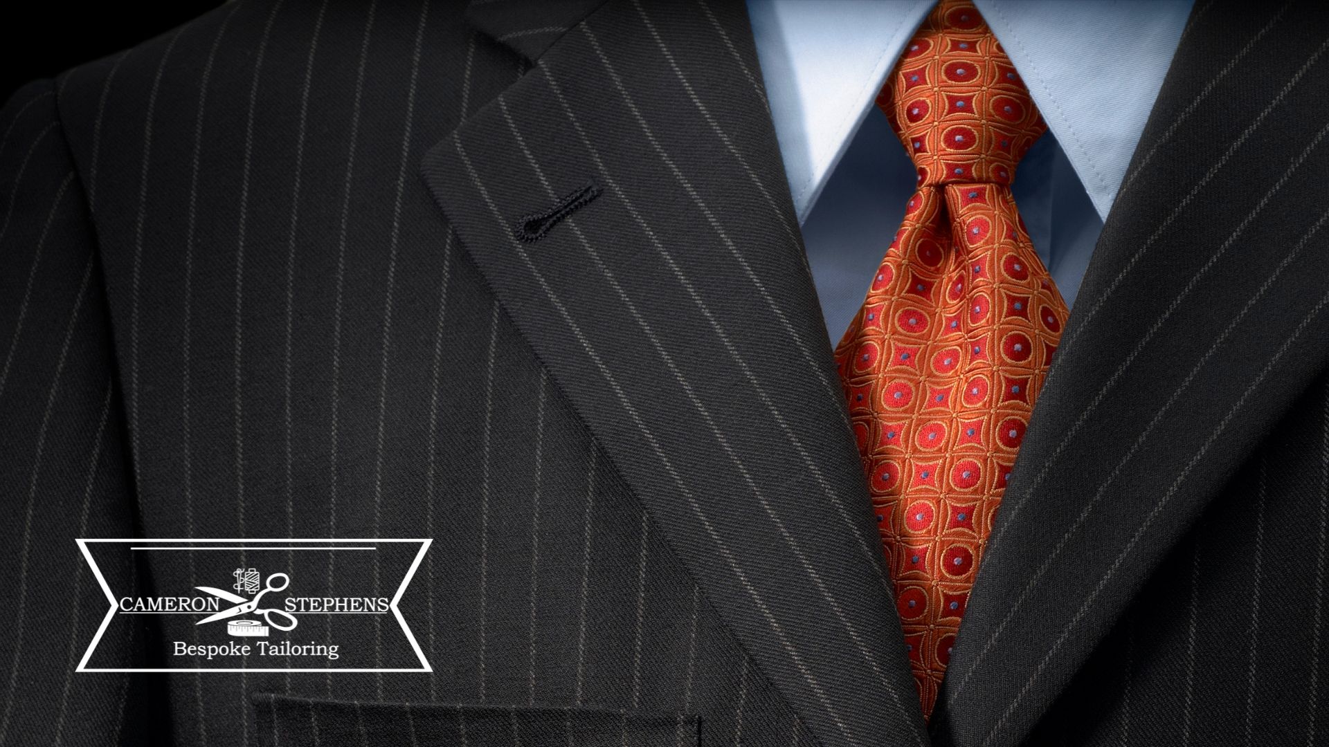 Discover the timeless elegance of the pinstripe suit. Learn how to style and wear this classic pattern with sophistication and style. Discover the timeless elegance of the pinstripe suit. Learn how to style and wear this classic pattern with sophistication and style.