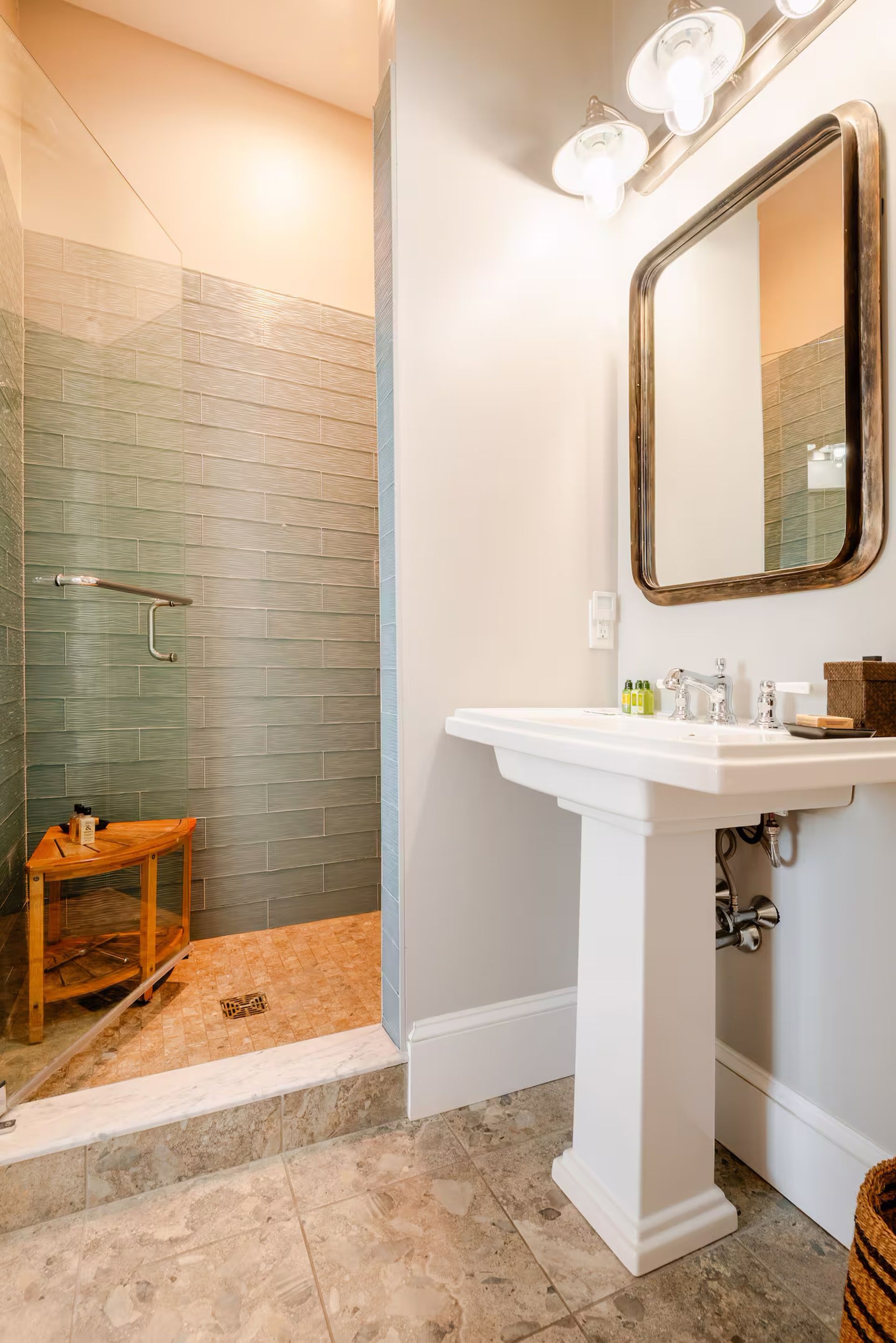 BellMoor King Suite Bathroom