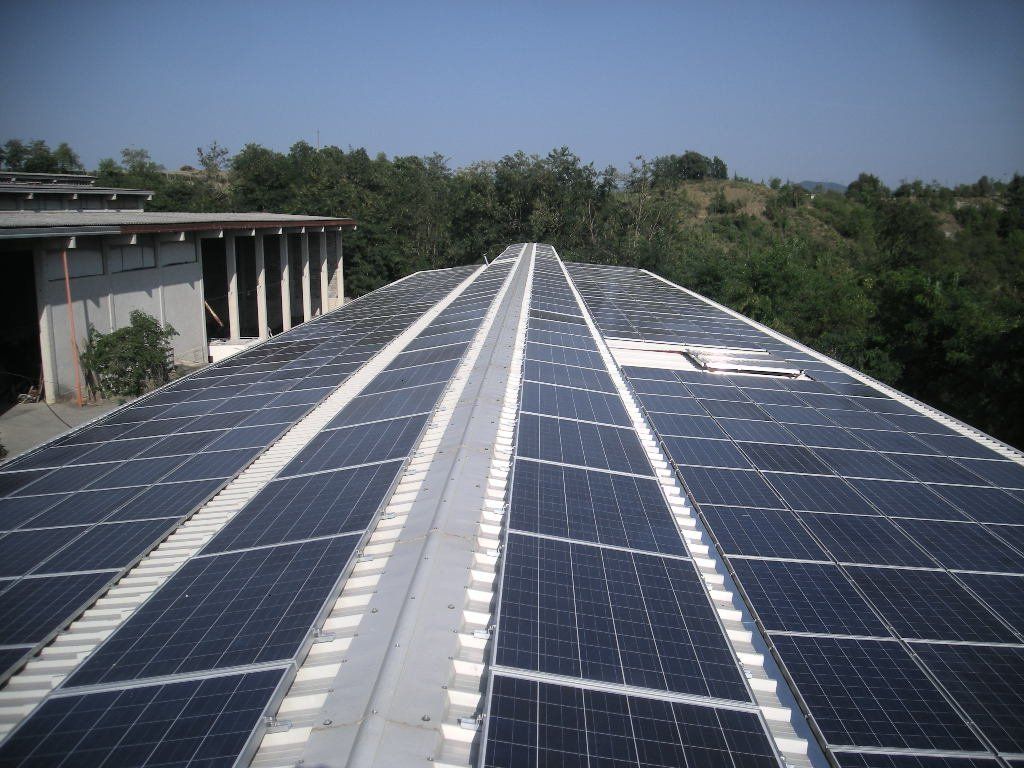 IMPIANTO FOTOVOLTAICO AZ Calor srl