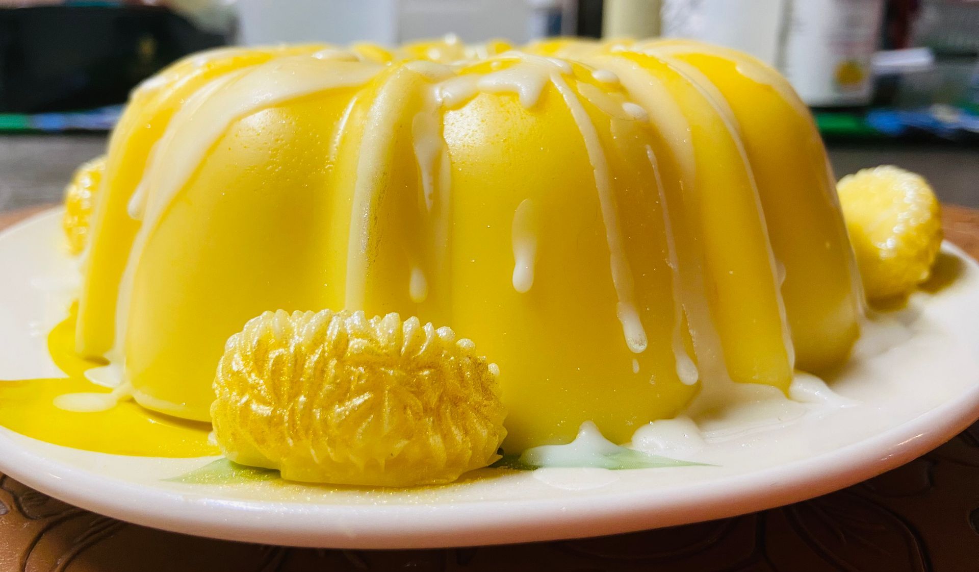 Mini Lemon Bundt Cake Candle