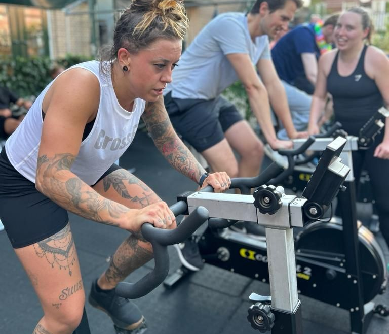 Outside the Box in Den Haag biedt outdoor bootcamp, CrossFit en HYROX trainingen