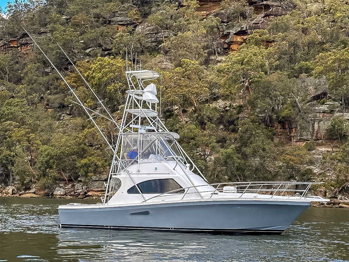 Black Watch 40 with Marine Air Flow Teardrop Intake Grilles