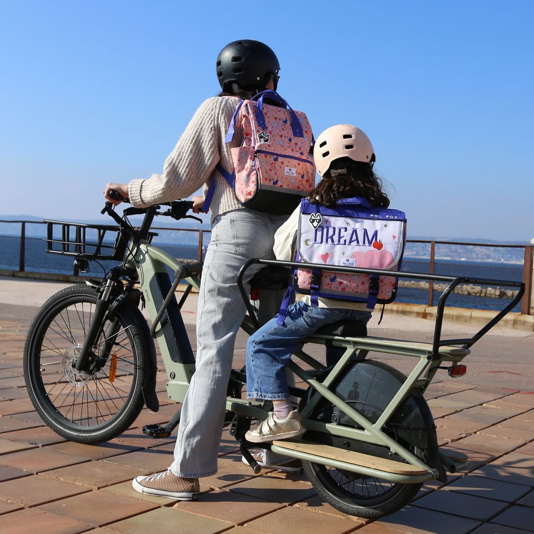 Enfants à vélo avec cartables Pol Fox collection Dream
