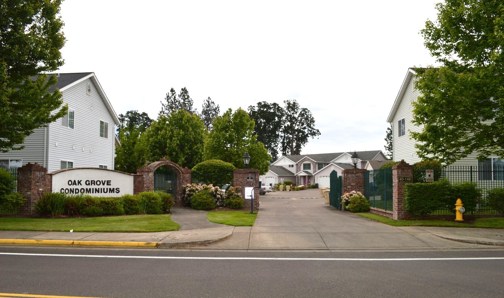 Oak Grove Condominiums