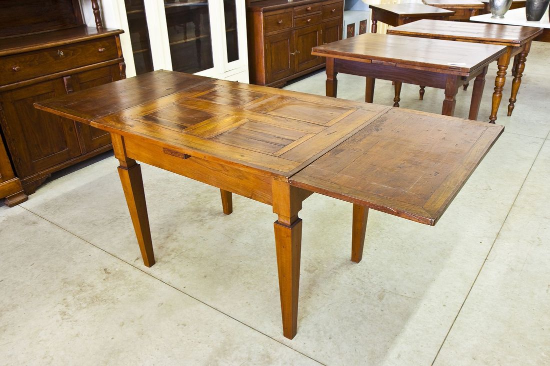 tavolo in legno realizzato su misura e allungabile