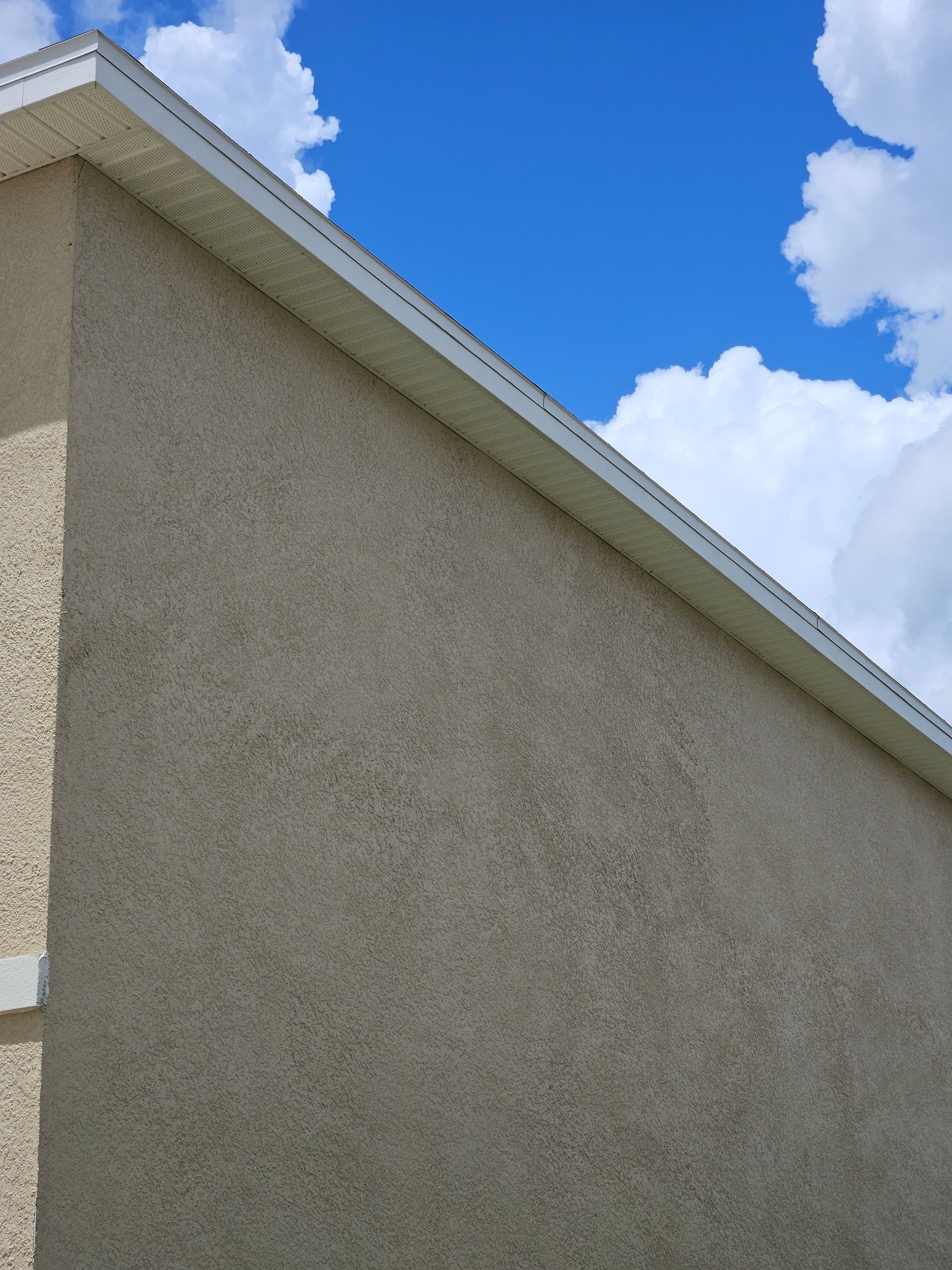 Fascia pressure washing in Gibsonton