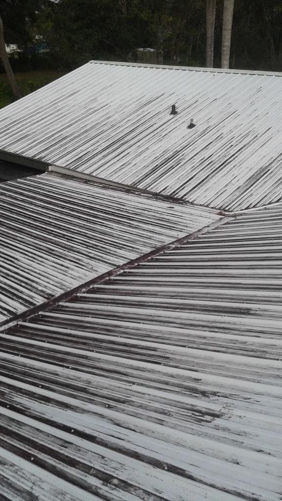 Metal roof cleaning in Brandon