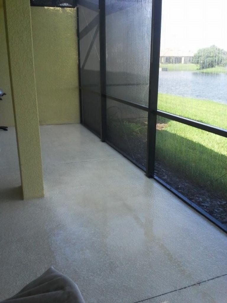 Lanai pressure washing in Apollo Beach