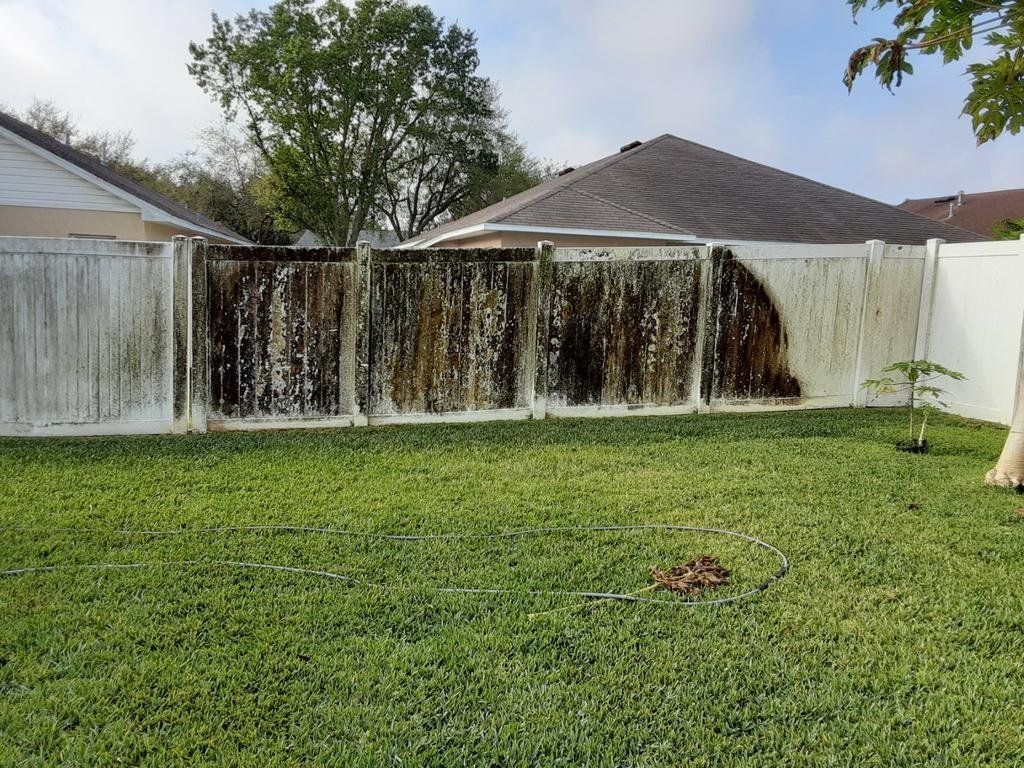 Riverview fence pressure washing