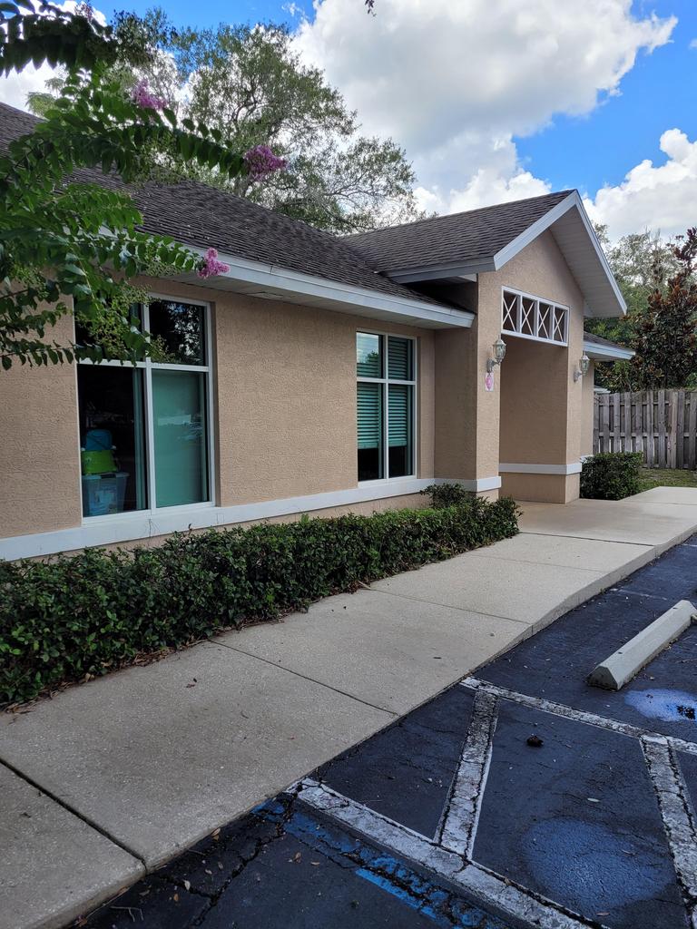 Commercial building pressure washing