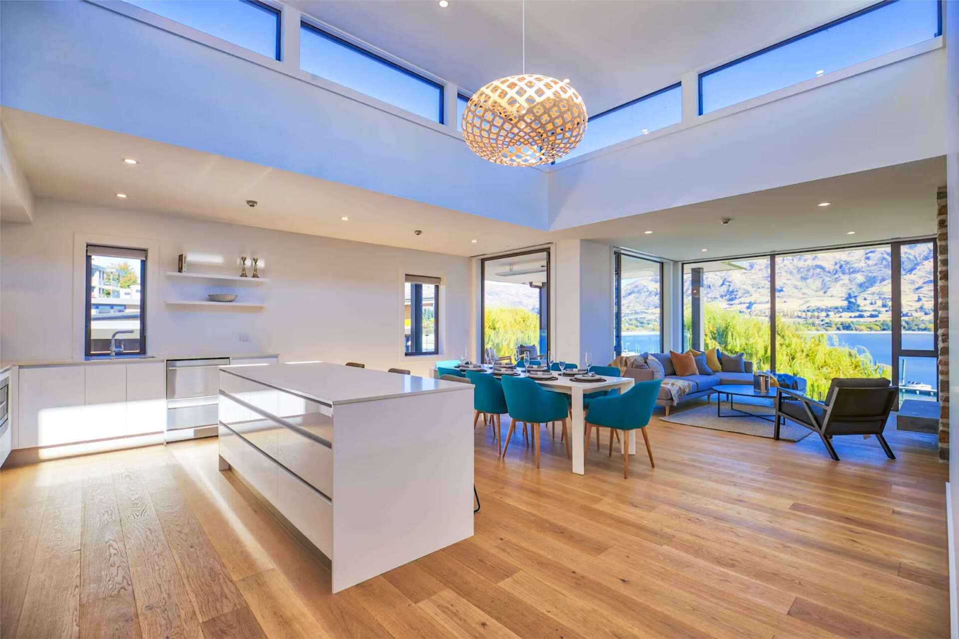 We Finish your Beautiful Joinery & Furniture in Christchurch