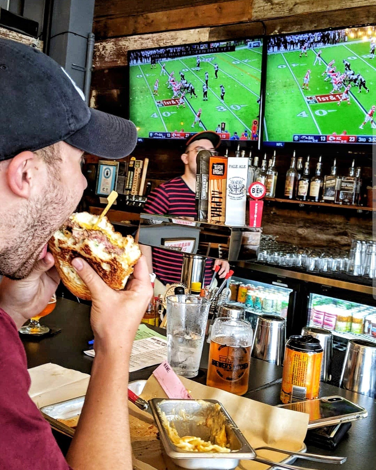 Casual vibes and great burgers and fries