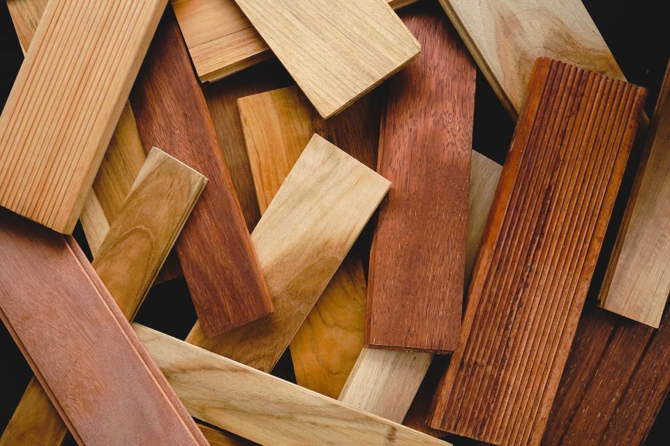 there are many different types of wood in this pile .