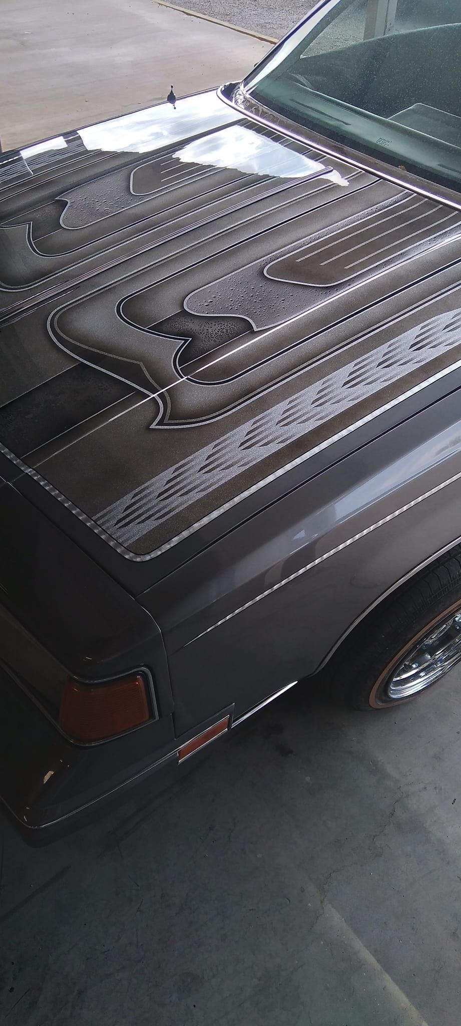 custom details on a car 