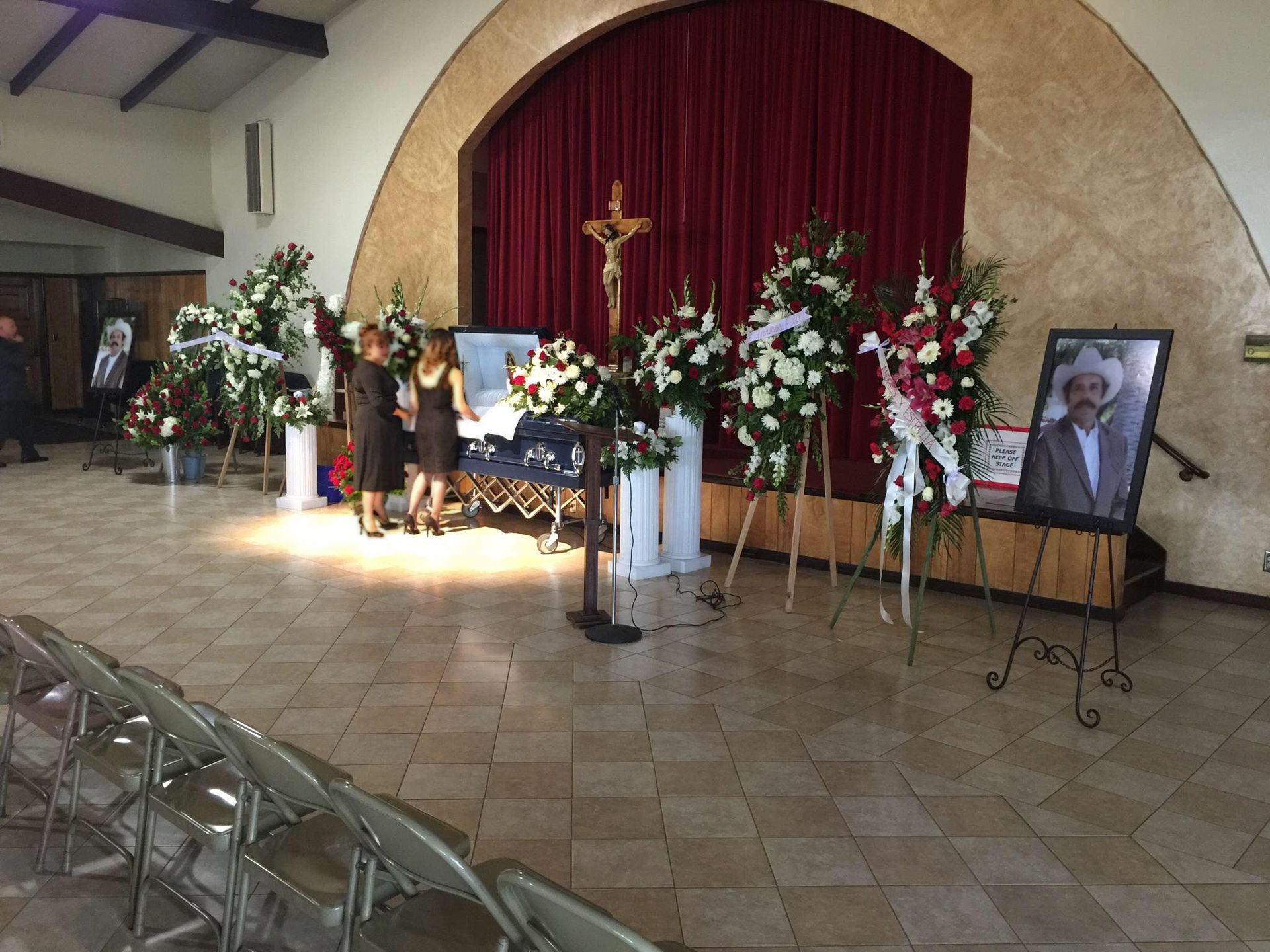 Funeral viewing with Torres Cremation and Burial Services in CA