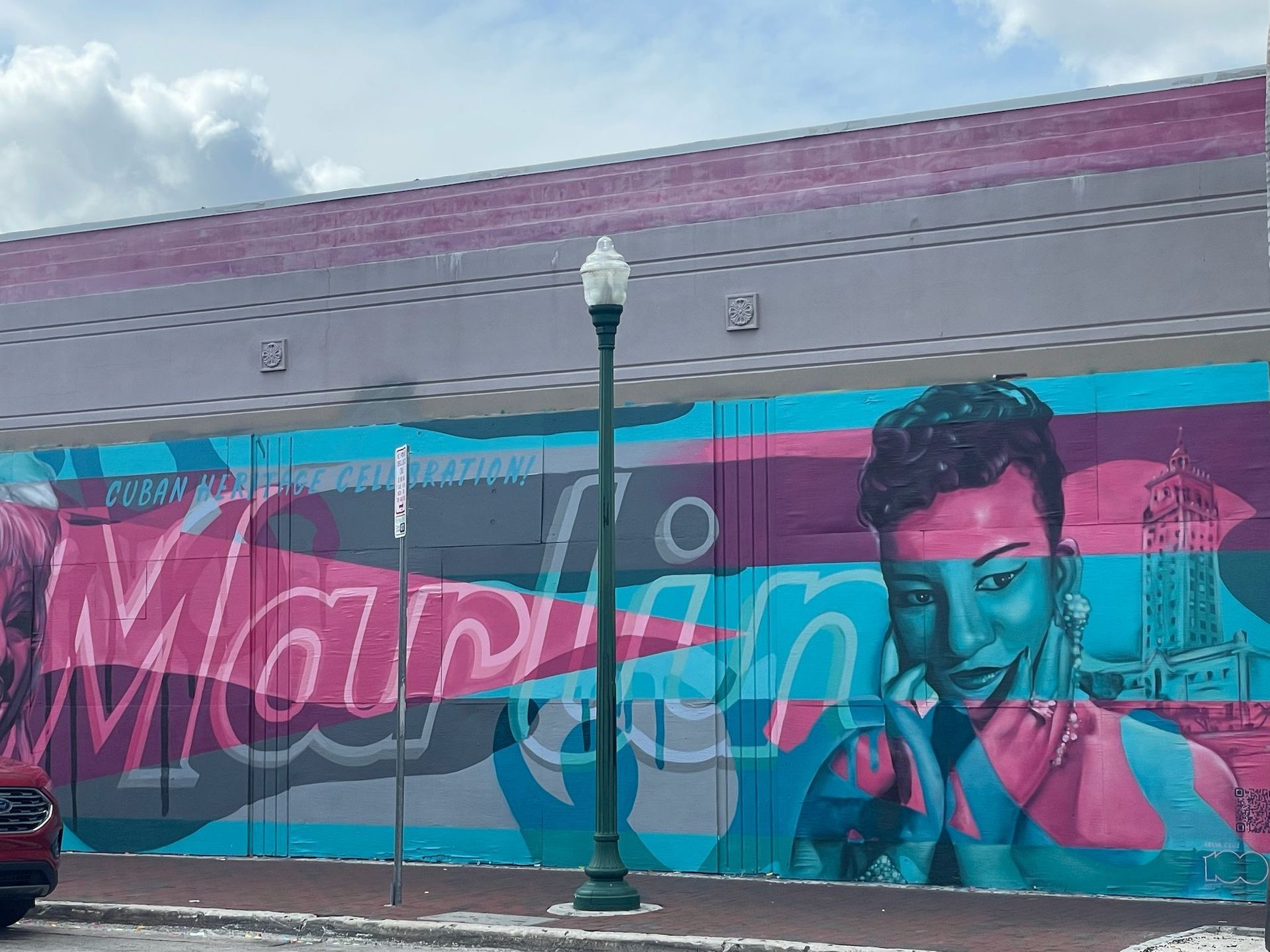 Mural in Little Havana seen on the Hop on hop Off City Tour, discount  and promo codes available 
