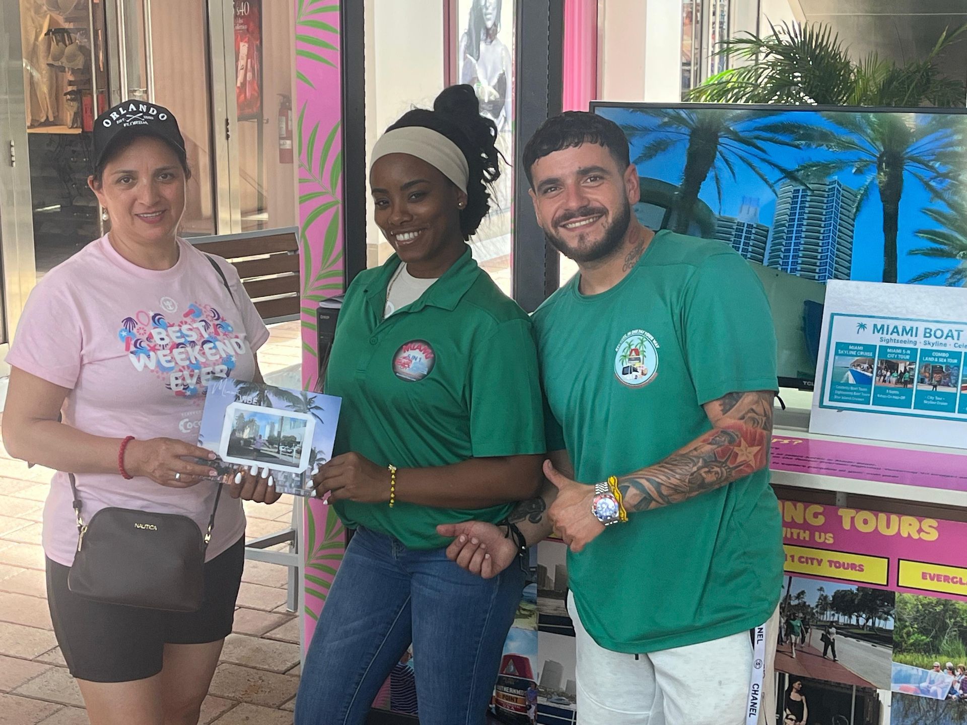 Passenger, Aleli and Alex at the Bayside Miami Hop on hop off Kiosk