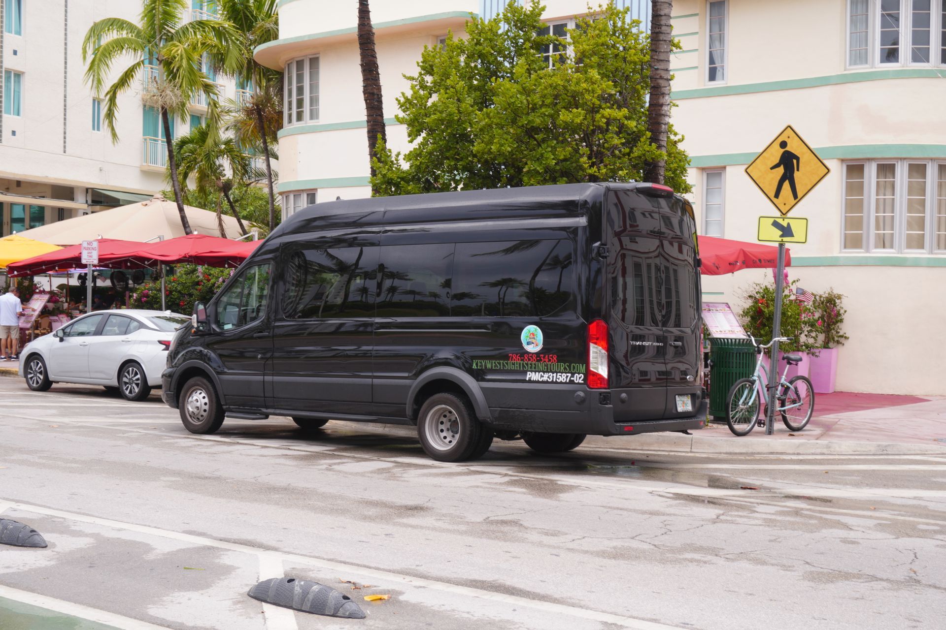 Modern Hop on Hop off Miami City Tour Bus in Miami Beach 