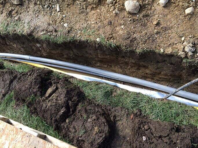 TRENCH W PIPING 2