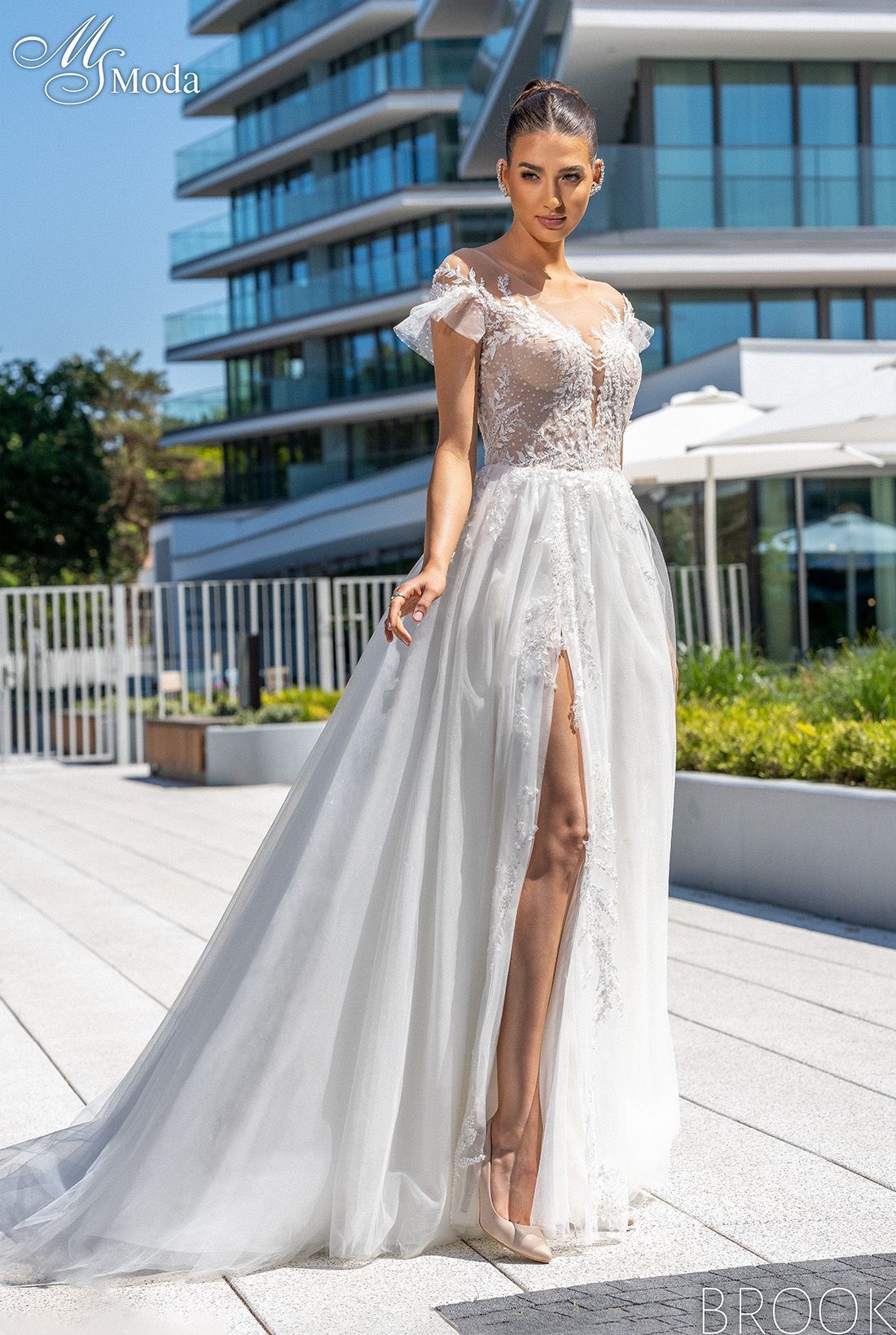 abito da sposa con spacco