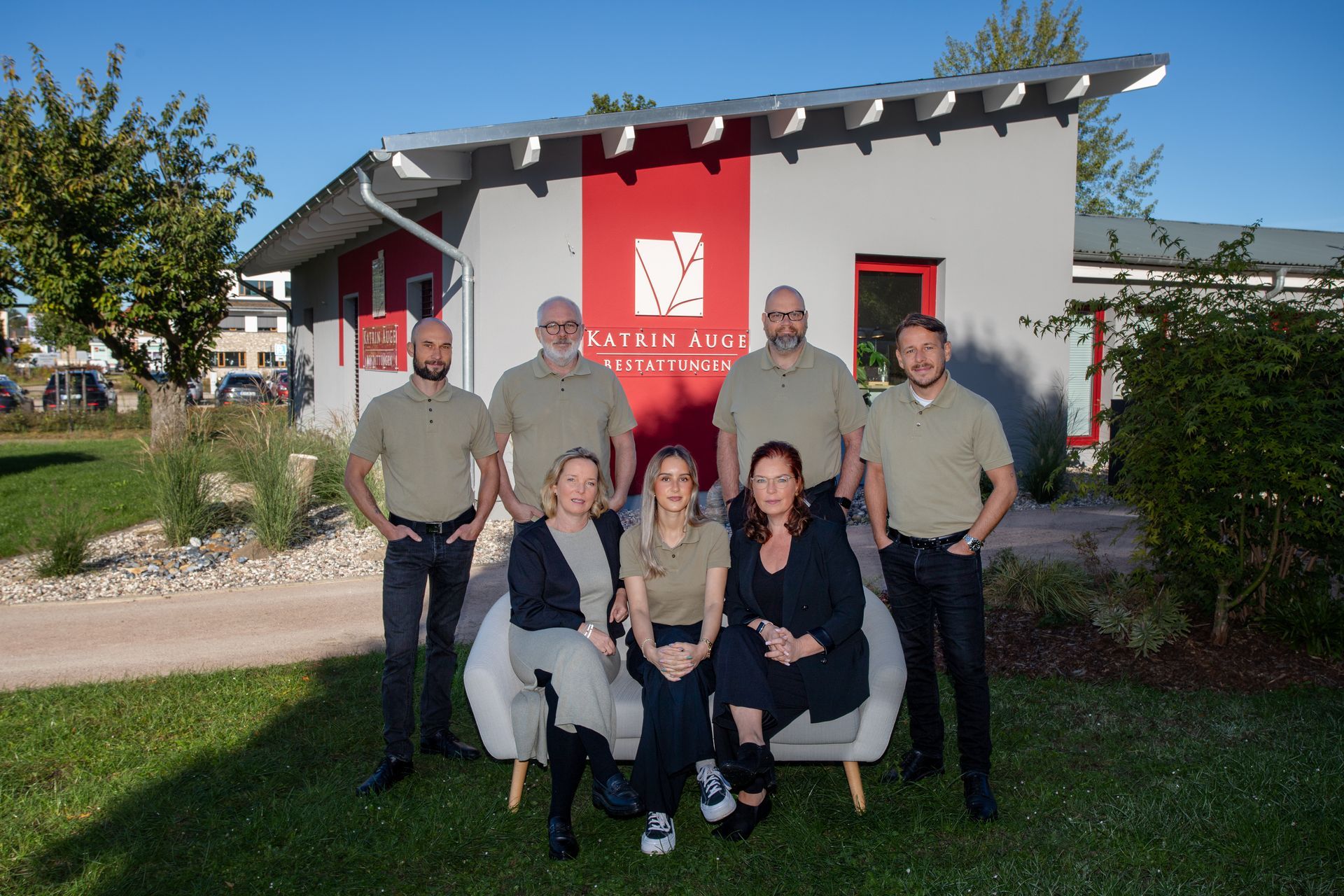Team vom Bestattungshaus Katrin Auge in Güstrow und Laage