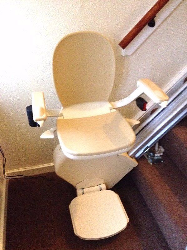 Reconditioned Acorn/Brooks 130 Stairlift £795.00 fitted
