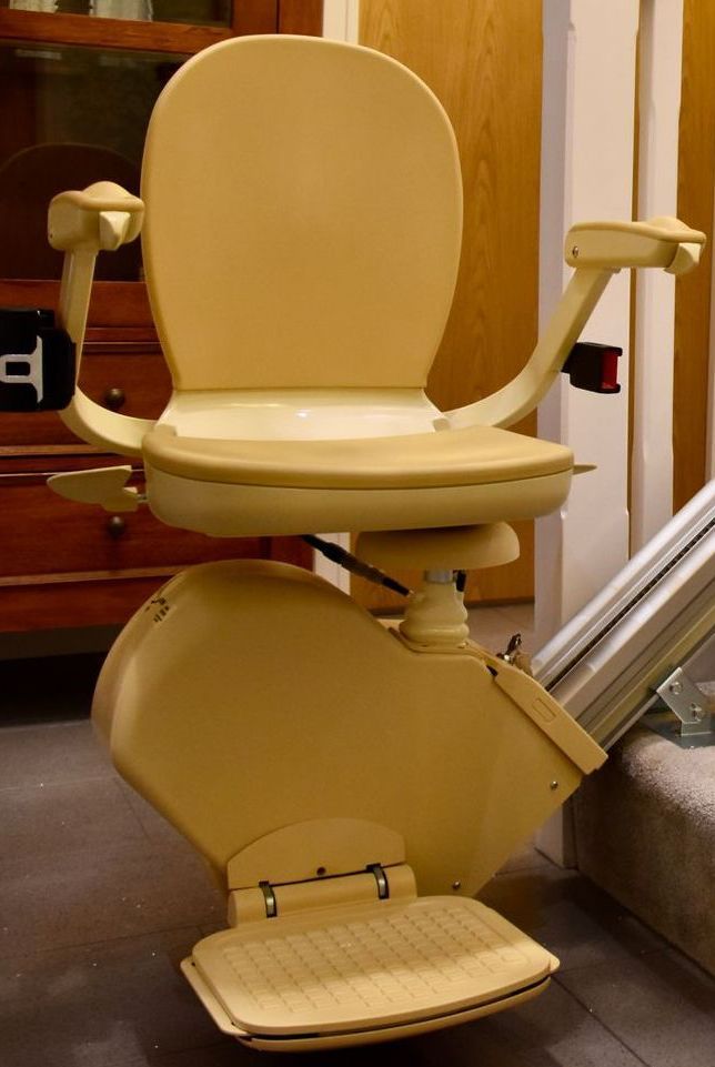 Reconditioned Acorn/Brooks 130 Stairlift £795.00 fitted