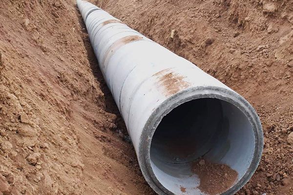 Installing Drainage Pipe