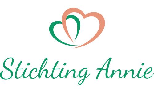Logo van Stichting Annie, met twee in elkaar grijpende harten in groen en perzik, en tekst eronder.