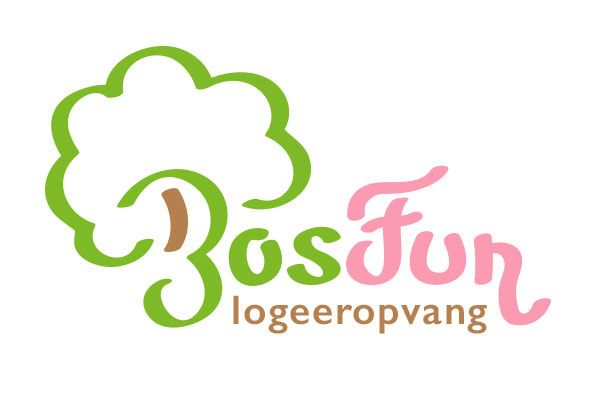 Logo van BosFun, een kinderverblijf, met een groene boom, het woord 
