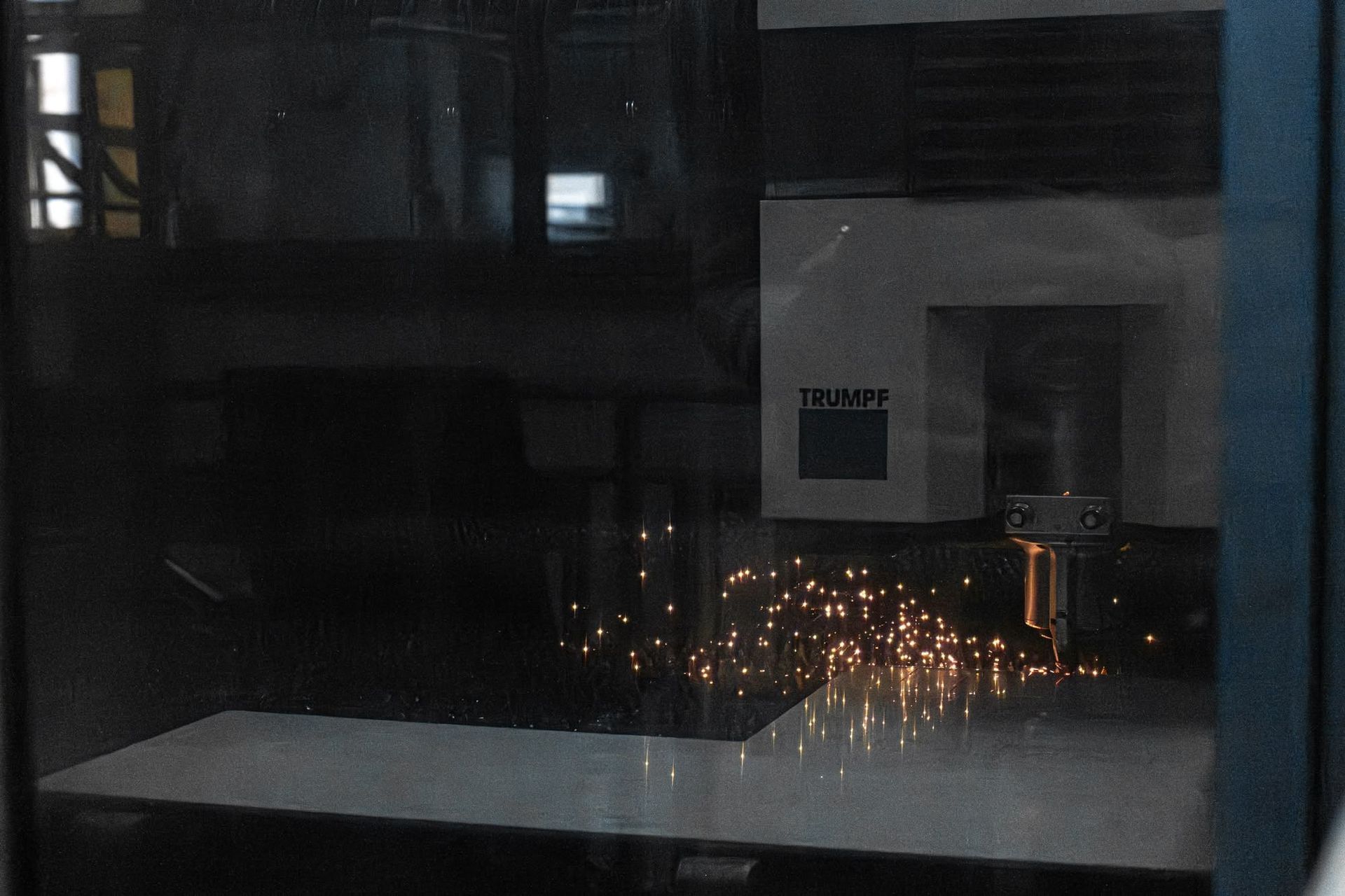 Laser von Trumpf der Blech schneidet