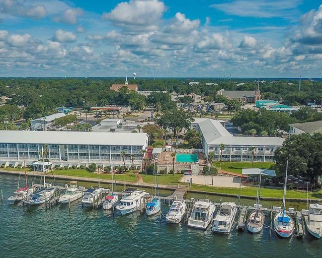 Exploring Fort Walton Beach Marina: A Traveler's Paradise