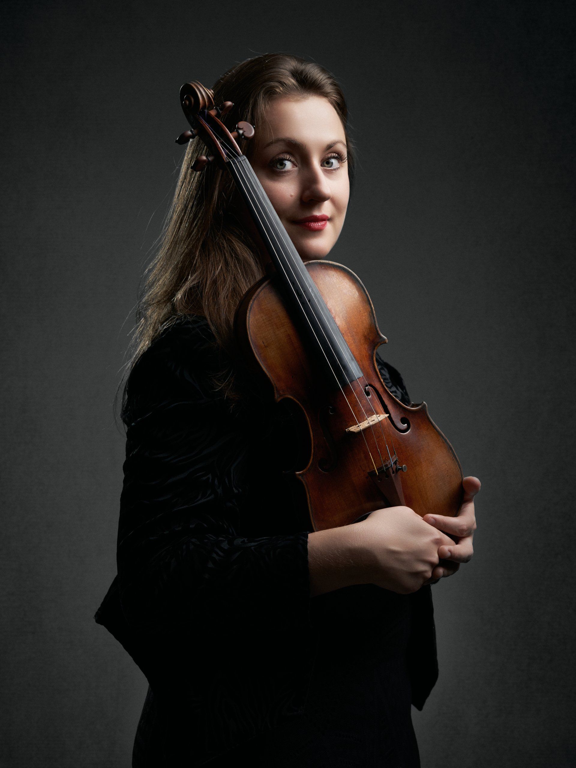 Elina Buksha | Leading Violinist & Classical Musician