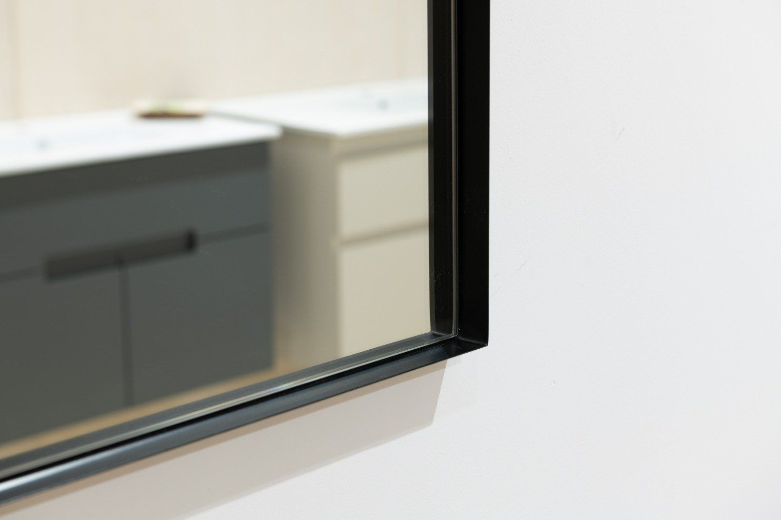 מראות עם תאורה