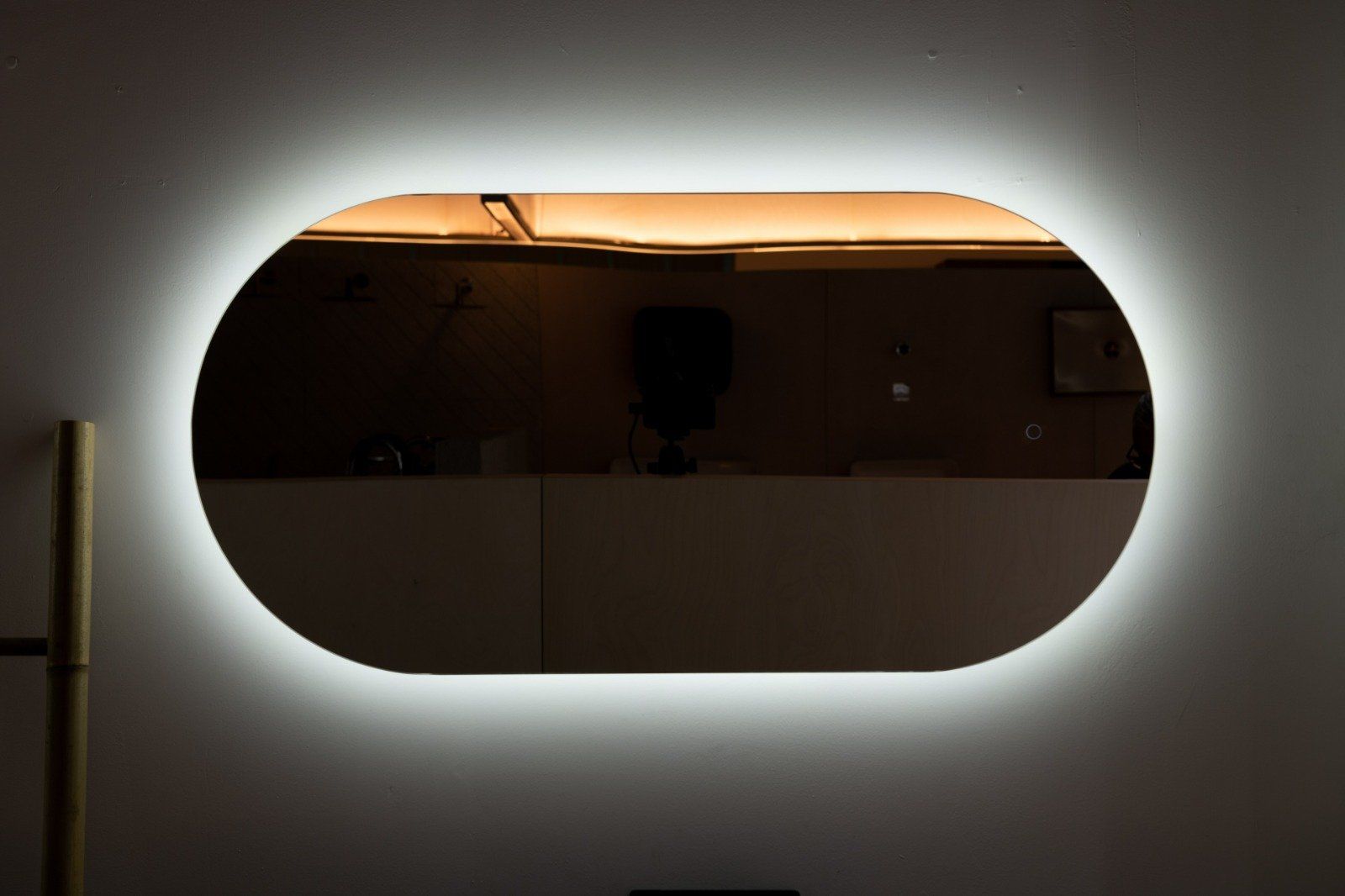 מראות עם תאורה