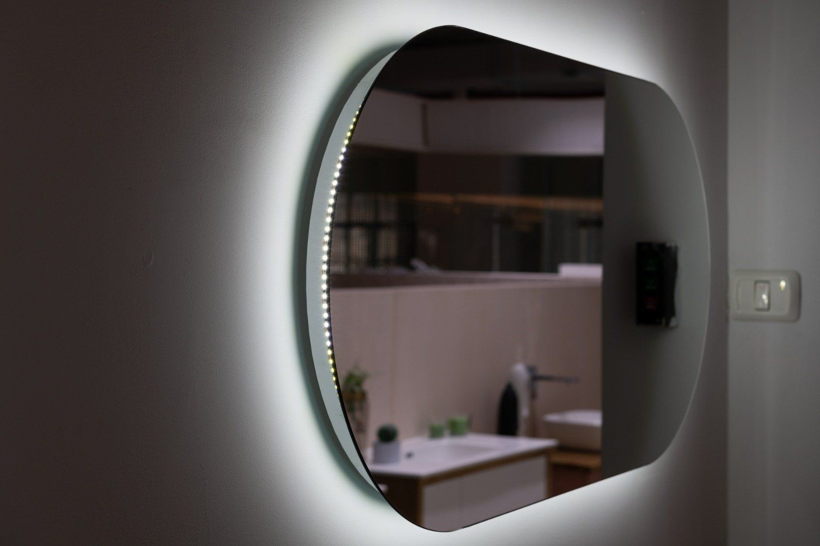 מראות עם תאורה