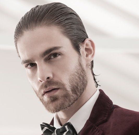 #haarstudio10 #laren #klaaskampen10 #stylist #kapper #hairdressers #shampoo #conditioner #haircare #styling #stylingproducts #lifestyling #welovehair #haircare #colortrends #decologic #zoneconcept #z-one #haircolor #hairstyle #instahair #fashion #instalike #beauty #beautyhair #milk.shake #milkshakecolor #High-lights #langhaar #korthaar #halflanghaar #age-renew #krullen #vlechten #balayage #