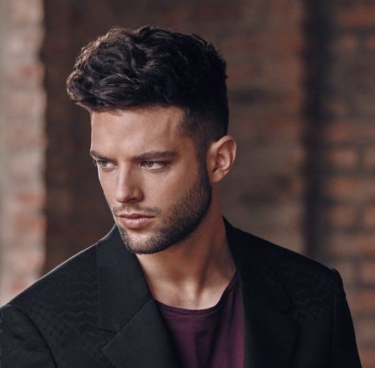 #haarstudio10 #laren #klaaskampen10 #stylist #kapper #hairdressers #shampoo #conditioner #haircare #styling #stylingproducts #lifestyling #welovehair #haircare #colortrends #decologic #zoneconcept #z-one #haircolor #hairstyle #instahair #fashion #instalike #beauty #beautyhair #milk.shake #milkshakecolor #High-lights #langhaar #korthaar #halflanghaar #age-renew #krullen #vlechten #balayage #