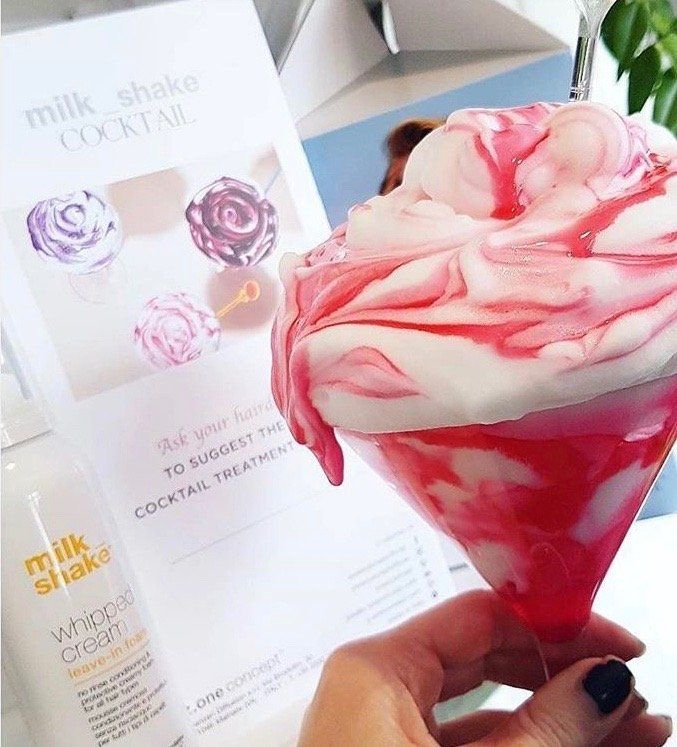 #haarstudio10 #laren #klaaskampen10 #stylist #kapper #hairdressers #shampoo #conditioner #haircare #styling #stylingproducts #lifestyling #welovehair #haircare #colortrends #decologic #zoneconcept #z-one #haircolor #hairstyle #instahair #fashion #instalike #beauty #beautyhair #milk.shake #milkshakecolor #High-lights #langhaar #korthaar #halflanghaar #age-renew #krullen #vlechten #balayage #