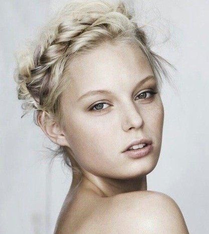 #haarstudio10 #laren #klaaskampen10 #stylist #kapper #hairdressers #shampoo #conditioner #haircare #styling #stylingproducts #lifestyling #welovehair #haircare #colortrends #decologic #zoneconcept #z-one #haircolor #hairstyle #instahair #fashion #instalike #beauty #beautyhair #milk.shake #milkshakecolor #High-lights #langhaar #korthaar #halflanghaar #age-renew #krullen #vlechten #balayage #