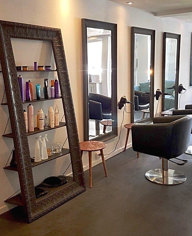 #haarstudio10 #laren #klaaskampen10 #stylist #kapper #hairdressers #shampoo #conditioner #haircare #styling #stylingproducts #lifestyling #welovehair #haircare #colortrends #decologic #zoneconcept #z-one #haircolor #hairstyle #instahair #fashion #instalike #beauty #beautyhair #milk.shake #milkshakecolor #High-lights #langhaar #korthaar #halflanghaar #age-renew #krullen #vlechten #balayage #