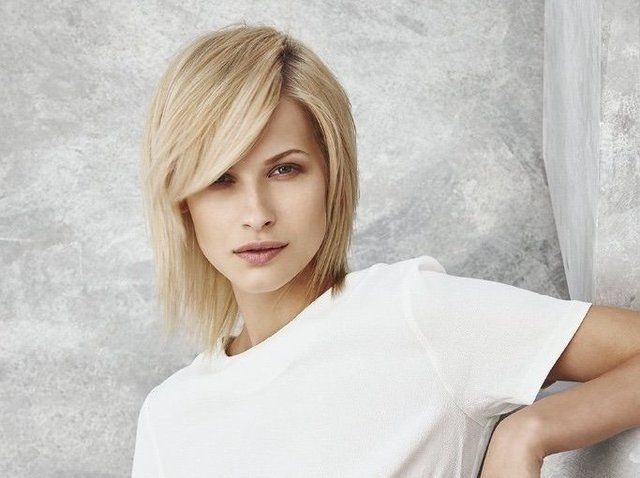 #haarstudio10 #laren #klaaskampen10 #stylist #kapper #hairdressers #shampoo #conditioner #haircare #styling #stylingproducts #lifestyling #welovehair #haircare #colortrends #decologic #zoneconcept #z-one #haircolor #hairstyle #instahair #fashion #instalike #beauty #beautyhair #milk.shake #milkshakecolor #High-lights #langhaar #korthaar #halflanghaar #age-renew #krullen #vlechten #balayage #