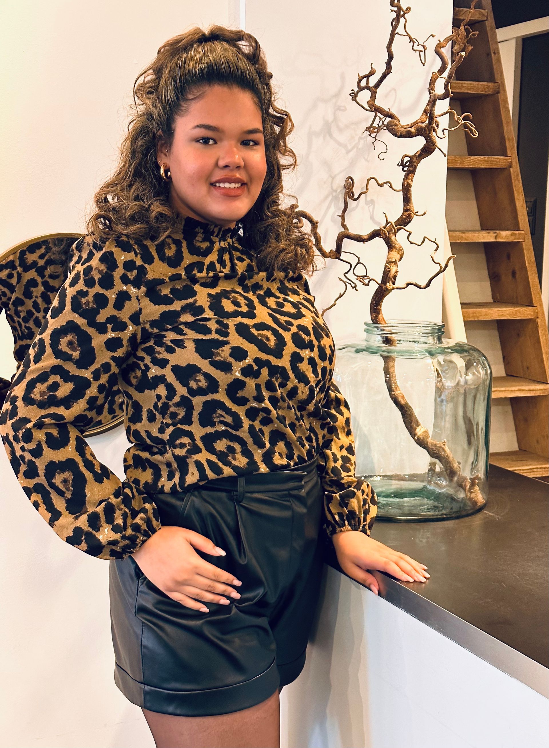 #haarstudio10 #laren #klaaskampen10 #stylist #kapper #hairdressers #shampoo #conditioner #haircare #styling #stylingproducts #lifestyling #welovehair #haircare #colortrends #decologic #zoneconcept #z-one #haircolor #hairstyle #instahair #fashion #instalike #beauty #beautyhair #milk.shake #milkshakecolor #High-lights #langhaar #korthaar #halflanghaar #age-renew #krullen #vlechten #balayage #