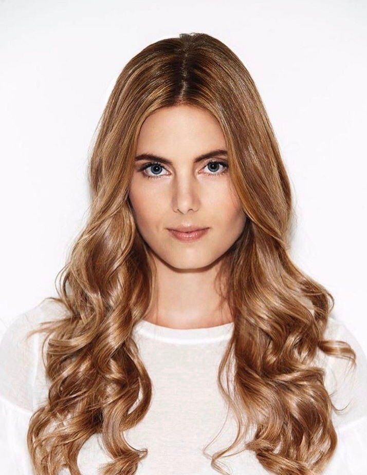 #haarstudio10 #laren #klaaskampen10 #stylist #kapper #hairdressers #shampoo #conditioner #haircare #styling #stylingproducts #lifestyling #welovehair #haircare #colortrends #decologic #zoneconcept #z-one #haircolor #hairstyle #instahair #fashion #instalike #beauty #beautyhair #milk.shake #milkshakecolor #High-lights #langhaar #korthaar #halflanghaar #age-renew #krullen #vlechten #balayage #