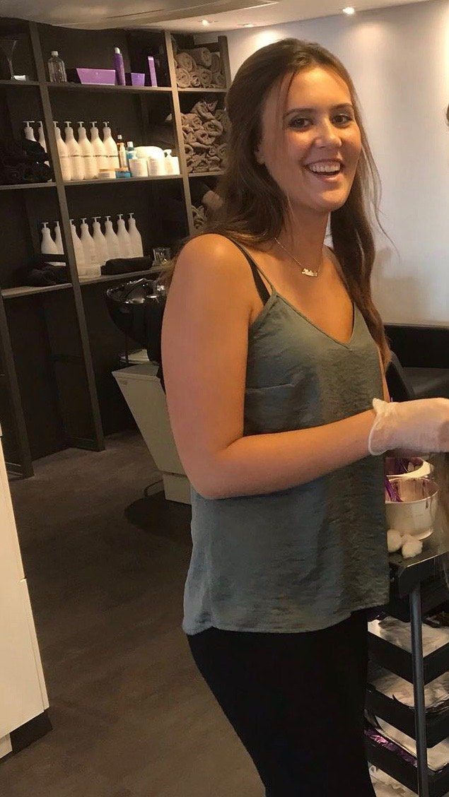 #haarstudio10 #laren #klaaskampen10 #stylist #kapper #hairdressers #shampoo #conditioner #haircare #styling #stylingproducts #lifestyling #welovehair #haircare #colortrends #decologic #zoneconcept #z-one #haircolor #hairstyle #instahair #fashion #instalike #beauty #beautyhair #milk.shake #milkshakecolor #High-lights #langhaar #korthaar #halflanghaar #age-renew #krullen #vlechten #balayage #