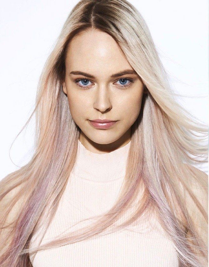 #haarstudio10 #laren #klaaskampen10 #stylist #kapper #hairdressers #shampoo #conditioner #haircare #styling #stylingproducts #lifestyling #welovehair #haircare #colortrends #decologic #zoneconcept #z-one #haircolor #hairstyle #instahair #fashion #instalike #beauty #beautyhair #milk.shake #milkshakecolor #High-lights #langhaar #korthaar #halflanghaar #age-renew #krullen #vlechten #balayage #