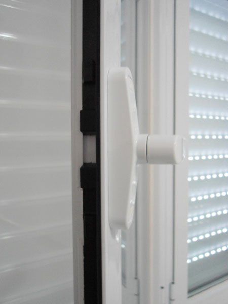 Janela antirruído de abrir lateral Isolar 07