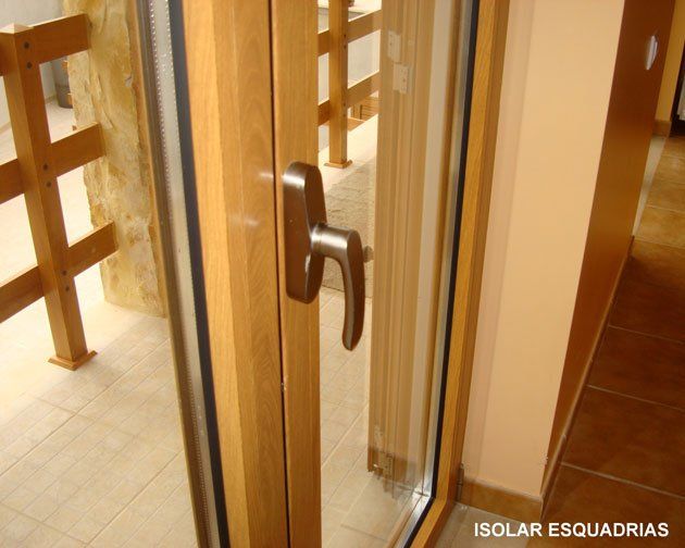 Janela e porta antirruído de abertura total sobreposta