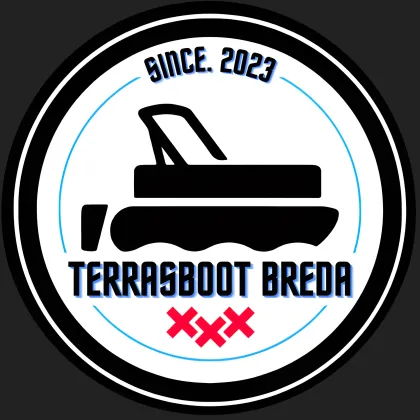 Het logo van Terrasboot Breda met een zwart bootsilhouet, een blauwe ring en de tekst 